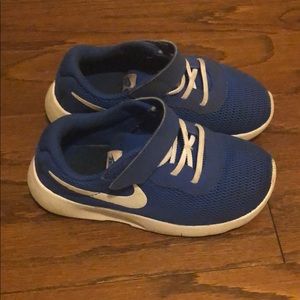 nike toddler shoes size 10 wide version